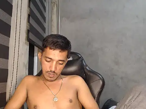 Snapshot of RowyCam chatting on September 2025 03:00:02 PM RowyCam online show from September 2025 03:00:02 PM