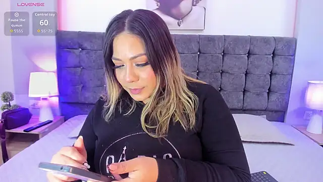 isabella horney  online show from November 2025 08:09:02 PM