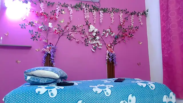 Snapshot of skinnybarbie022 chatting on May 2026 12:49:01 AM skinnybarbie022 online show from May 2026 12:49:01 AM
