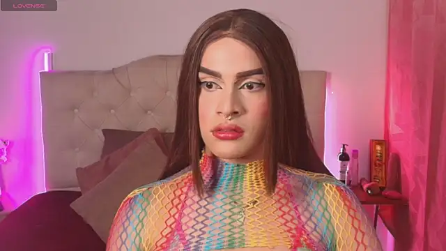 lailahdark online show from November 2025 04:00:01 AM