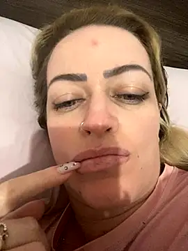 Alerquinasc online show from September 2025 04:56:02 AM