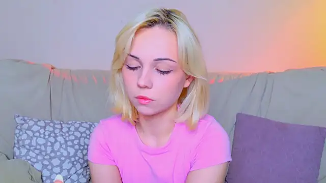Snapshot of Charlotte_Colinss chatting on May 2026 05:45:02 AM Charlotte Colinss online show from May 2026 05:45:02 AM