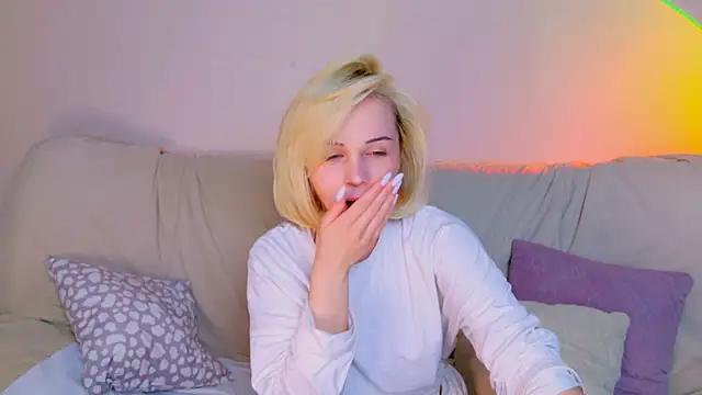 Snapshot of Charlotte_Colinss chatting on May 2026 04:07:01 AM Charlotte Colinss online show from May 2026 04:07:01 AM