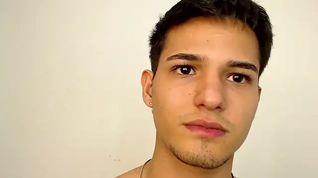 Alex mojica online show from February 2026 06:13:01 AM