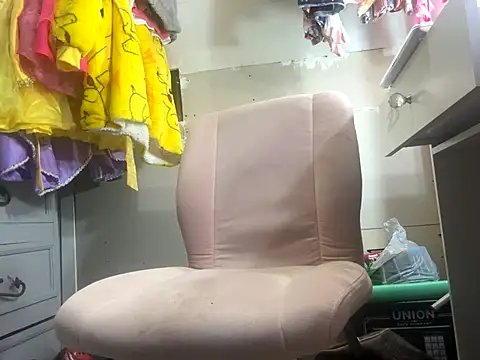 bearcub300 online show from September 2025 11:59:01 PM