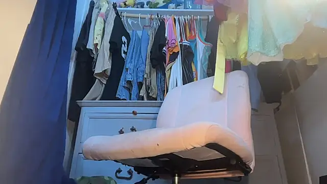 bearcub300 online show from November 2025 03:34:01 AM