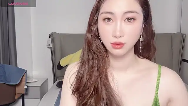 Snapshot of wuyueaini chatting on October 2025 06:02:02 AM wuyueaini online show from October 2025 06:02:02 AM