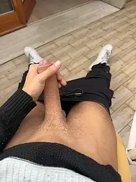 Manu97k online show from November 2025 09:44:02 AM