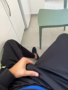 Manu97k online show from March 2026 09:53:01 AM