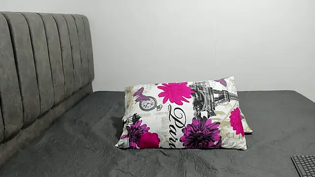 Snapshot of CristinaPiccone chatting on February 2026 02:59:02 AM CristinaPiccone online show from February 2026 02:59:02 AM