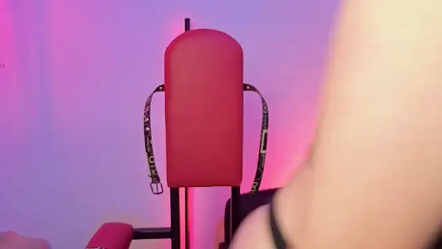 elowen halley1 online show from February 2026 07:04:02 PM