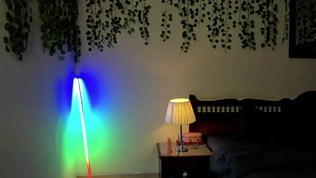 Ariana Spring online show from October 2025 03:24:01 PM