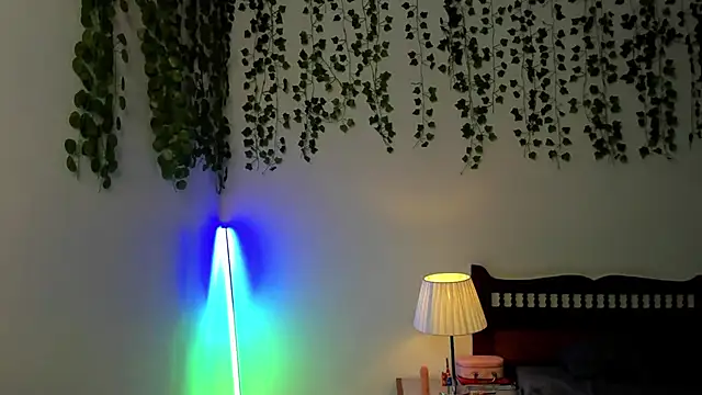 Ariana Spring online show from October 2025 03:31:02 AM