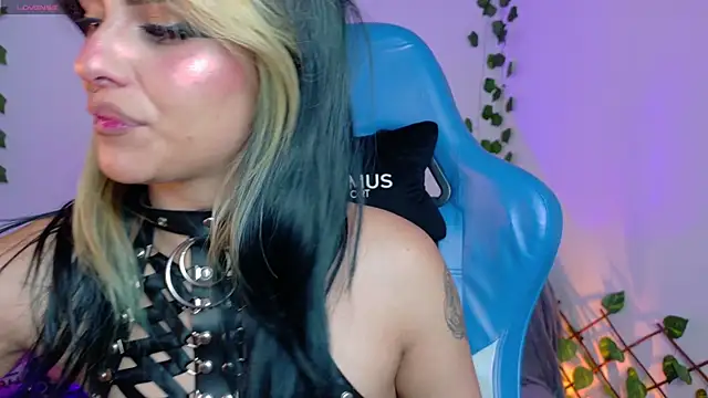 blue kitten online show from September 2025 06:13:01 AM