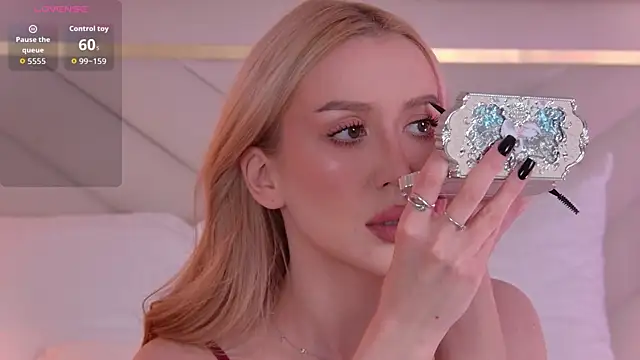 VelvetHell online show from September 2025 03:40:01 AM