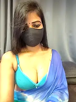 Snapshot of Misss-julli chatting on February 2026 07:05:01 AM Misss-julli online show from February 2026 07:05:01 AM