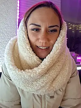 SlimBellaa online show from December 2025 10:28:01 PM