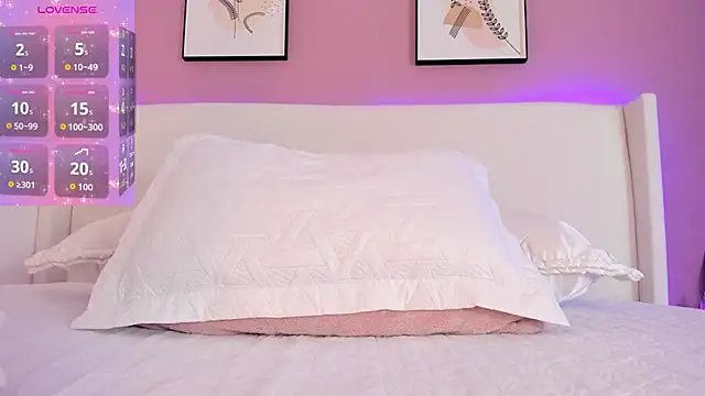 Snapshot of _Saandy chatting on November 2025 11:43:01 AM Saandy online show from November 2025 11:43:01 AM