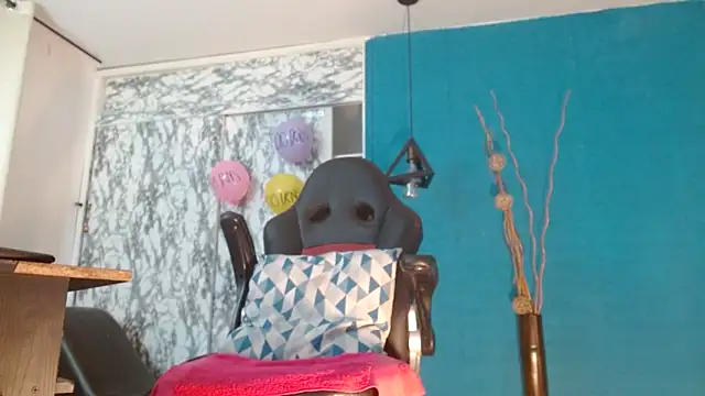 hanna mooreee online show from April 2026 07:08:01 PM