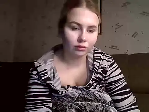 xSweetieLadys online show from December 2025 08:40:01 PM