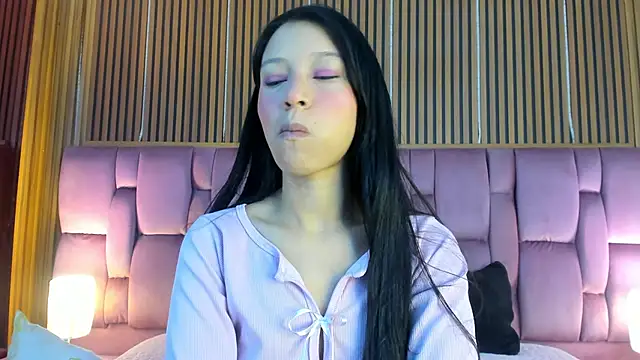 Sophie Calloway online show from November 2025 02:17:01 PM