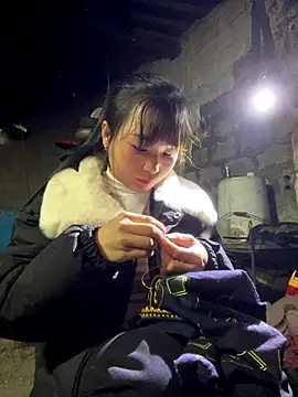 Sunyinn online show from December 2025 02:27:01 AM