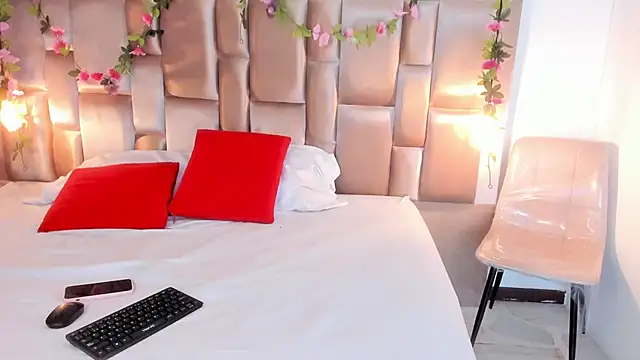 Kendramonroe online show from October 2025 12:06:02 PM