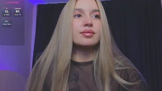 RoxyChill online show from November 2025 08:09:01 PM