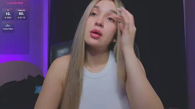 RoxyChill online show from November 2025 10:22:02 PM