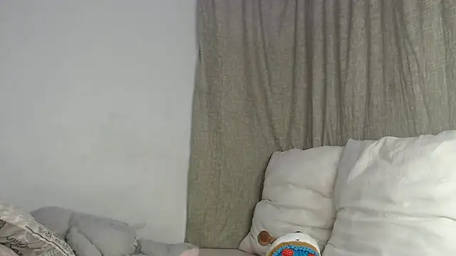 DarrkDeeva68 online show from December 2025 04:25:02 PM