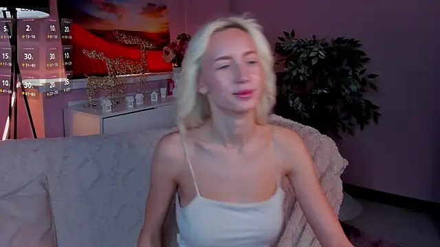 Snapshot of cute_luucy chatting on February 2026 04:06:01 AM cute luucy online show from February 2026 04:06:01 AM