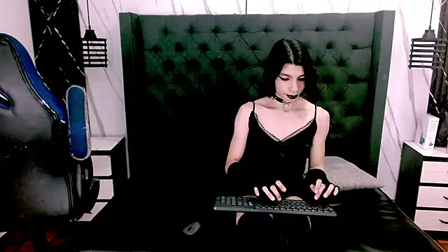 Atley Dolly online show from March 2026 10:49:02 PM