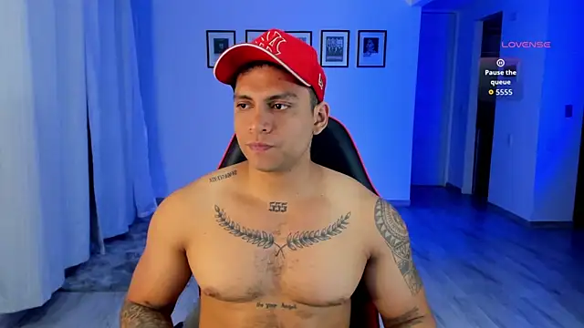 Nicolasmontoya16 online show from November 2025 04:00:01 AM