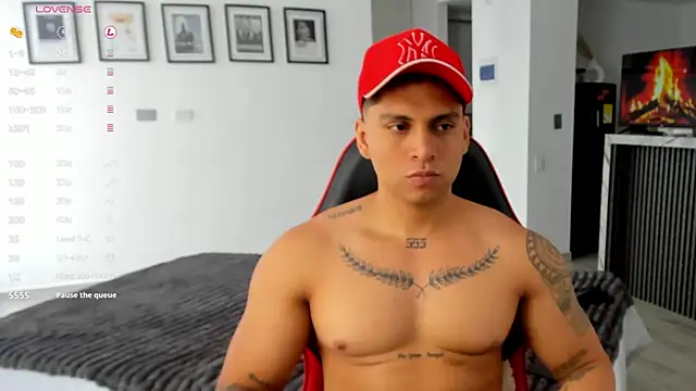 Nicolasmontoya16 online show from November 2025 05:35:02 PM