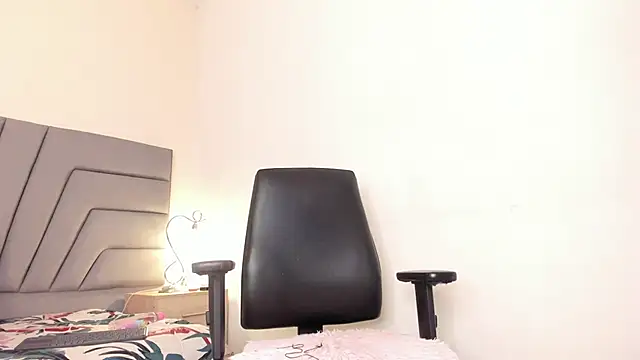 Maia 520 online show from January 2026 06:21:01 PM