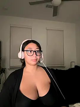 Snapshot of minhaa_gamer chatting on September 2025 01:32:02 AM minhaa gamer online show from September 2025 01:32:02 AM