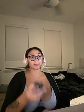 Snapshot of minhaa_gamer chatting on October 2025 12:03:02 PM minhaa gamer online show from October 2025 12:03:02 PM