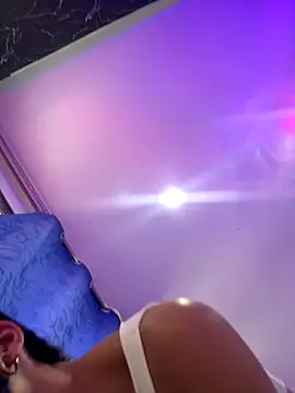 DayanaDG online show from November 2025 07:37:02 PM