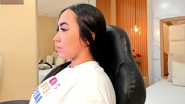 julieta rosee online show from November 2025 09:48:02 PM