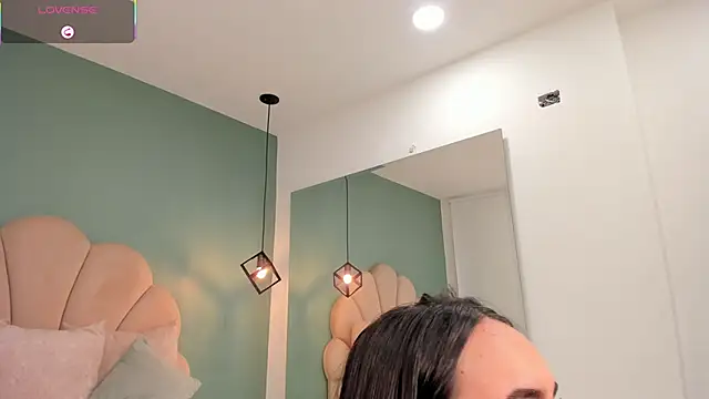 julieta rosee online show from February 2026 09:02:02 PM