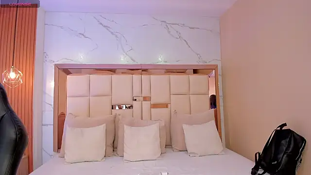 julieta rosee online show from February 2026 10:17:01 PM