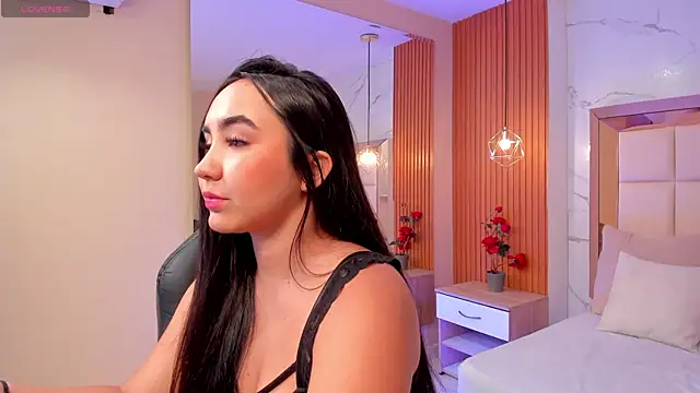 julieta rosee online show from March 2026 08:35:02 PM