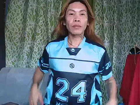 Snapshot of YourTopweng chatting on October 2025 12:36:02 AM YourTopweng online show from October 2025 12:36:02 AM