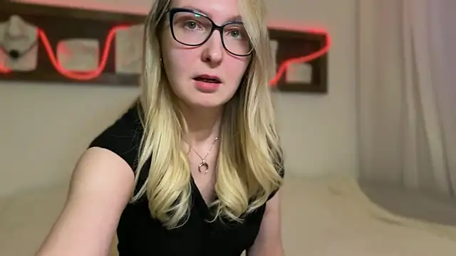 KiraxFate online show from November 2025 05:11:01 PM