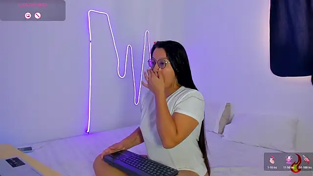 Dilan and Mia online show from June 2026 02:21:02 PM