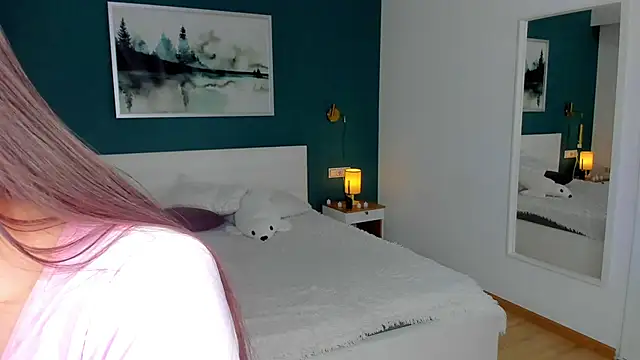 HollisHearl online show from November 2025 07:44:01 AM