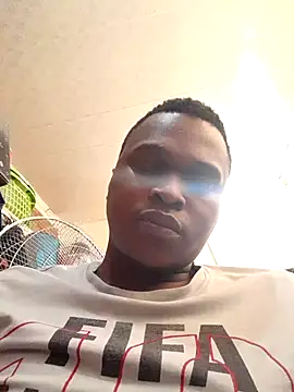 Snapshot of Moet_Chandon chatting on September 2025 02:10:01 PM Moet Chandon online show from September 2025 02:10:01 PM