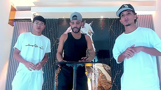 Snapshot of Dominic_Max_ chatting on October 2025 10:10:01 AM Dominic Max online show from October 2025 10:10:01 AM