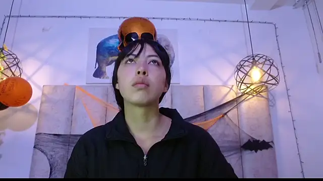 malejahotcs01 online show from October 2025 11:11:01 AM