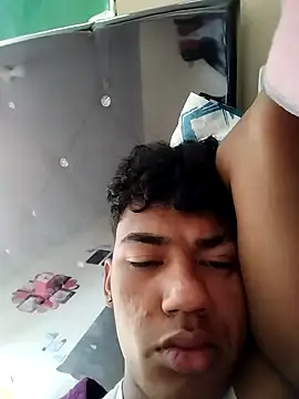 Snapshot of Lale-Adrian chatting on November 2025 01:55:02 PM Lale-Adrian online show from November 2025 01:55:02 PM